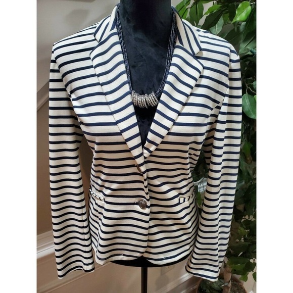Only Women's Blue & White Two Buttons Long Sleeve Single Breasted Fitted Blazer - Picture 2 of 11